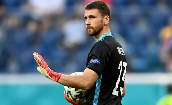 Unai Simón pasará este jueves por quirófano y se perderá el arranque liguero