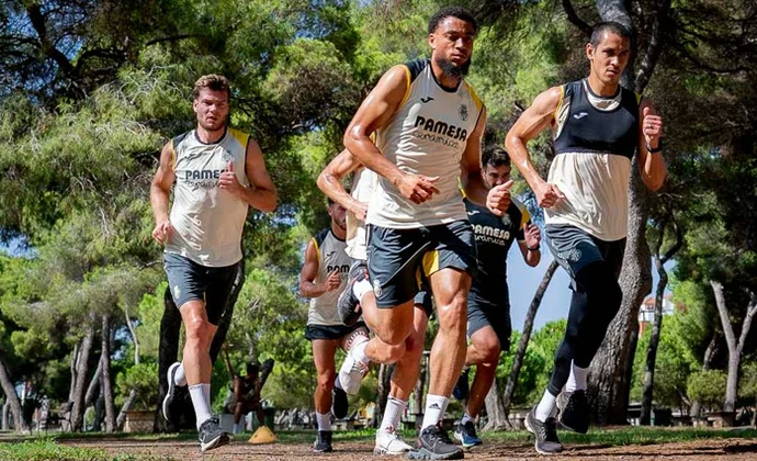 Sin Gerard, Bailly ni Pedraza, en una sesión en el Grao de Castellón