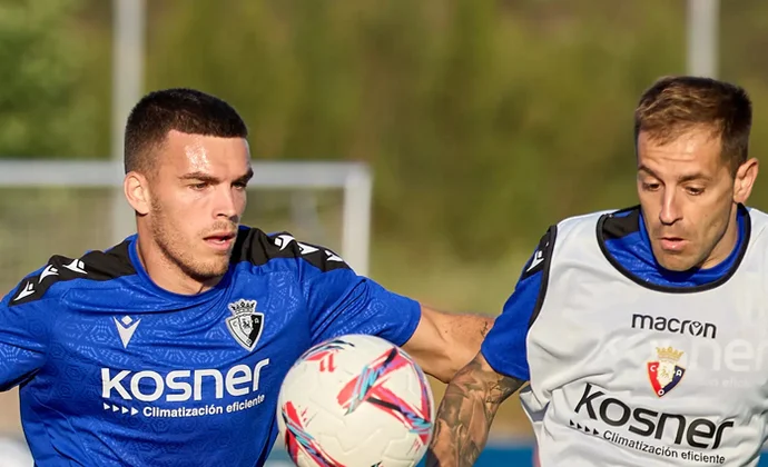 Abel Bretones completa su primer entrenamiento como jugador de Osasuna