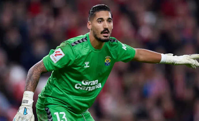 Álvaro Valles rechaza la oferta del O. Marsella y quiere esperar al Betis