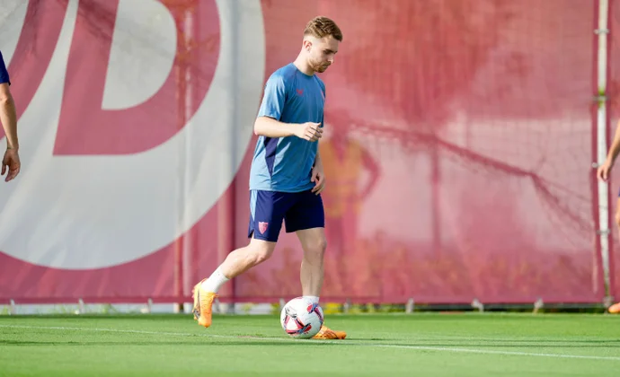 Peque se prueba con el grupo sin el alta y Pimienta sube a un juvenil