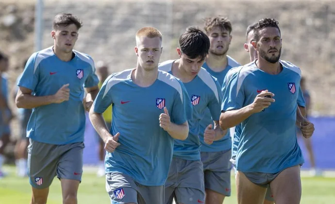 Simeone vuelve a ensayar sin Reinildo mientras Savic sigue apartado