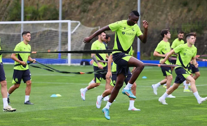 Aihen sigue al margen e Imanol llama a tres canteranos más