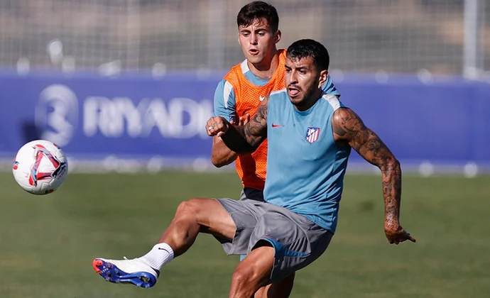 El Atlético se despide de Los Ángeles de San Rafael trabajando con el mismo once