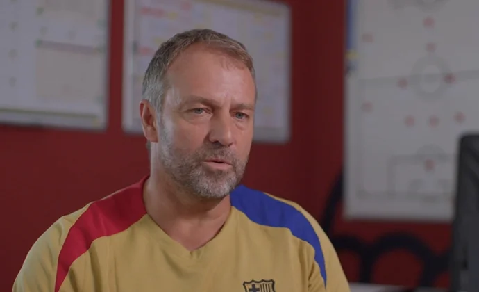 Flick habla de sus primeras semanas en el club, su estilo de juego y el mercado