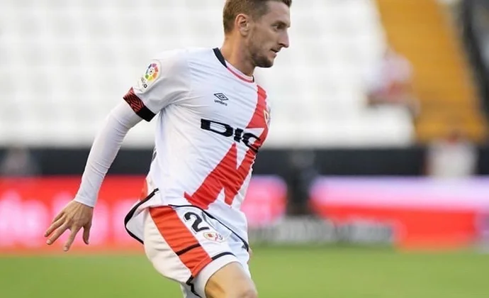 Balliu, 20 minutos de amistoso nada más llegar de vacaciones