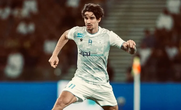 Acuerdo entre Real Betis y Al Kholood por la cesión de Álex Collado