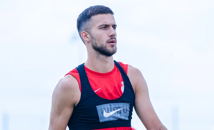 Problemas físicos impidieron a Copete tener minutos contra el Crewe