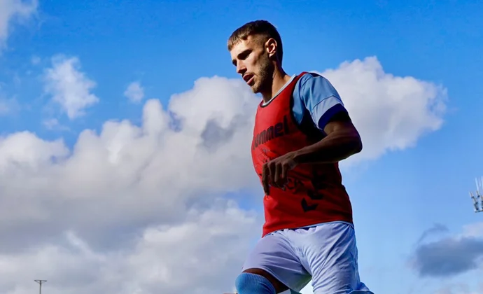 Giráldez prueba a Mingueza de mediocentro en el segundo amistoso