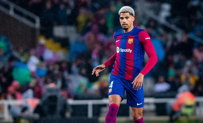 Parte médico post-operatorio oficial de Ronald Araujo