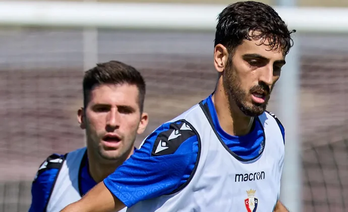 David García entrena con normalidad. Kike Barja y Aimar Oroz, bajas