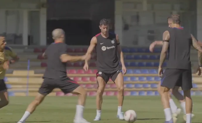 Lewandowski y Christsensen completan su primera sesión con el grupo