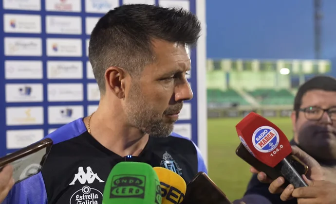 Pezzolano explica la posición de Cömert de pivote y destaca el partido de Arnu