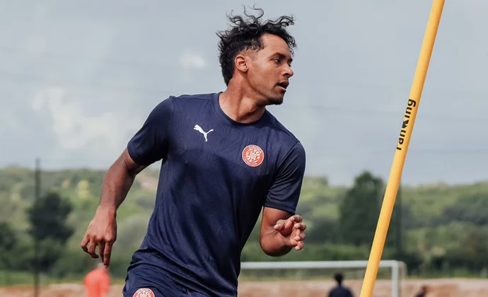 Parte médico post operatorio de Jastin García y tiempo de baja