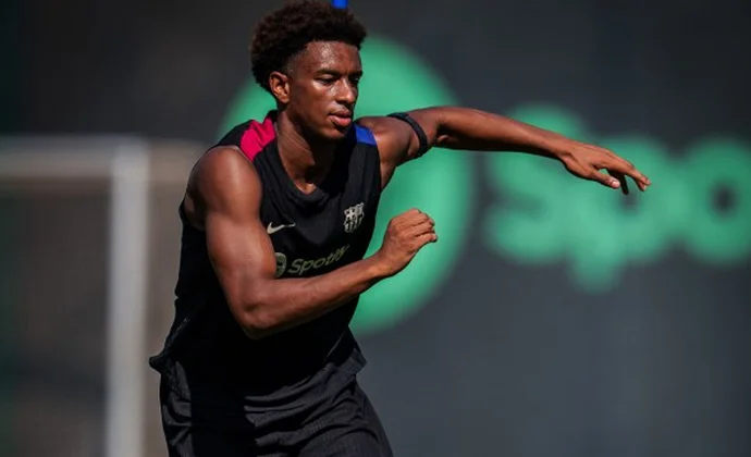 Alejandro Balde y Julián Araujo reciben el alta médica antes de la gira