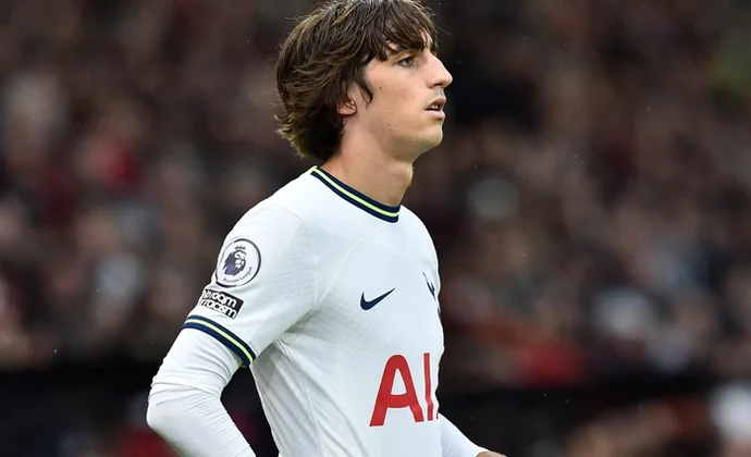 El Girona pide al Tottenham la cesión de Bryan Gil