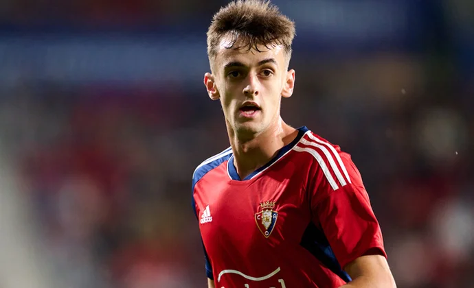 Osasuna sigue rechazando ofertas por Aimar Oroz y se remite a la cláusula
