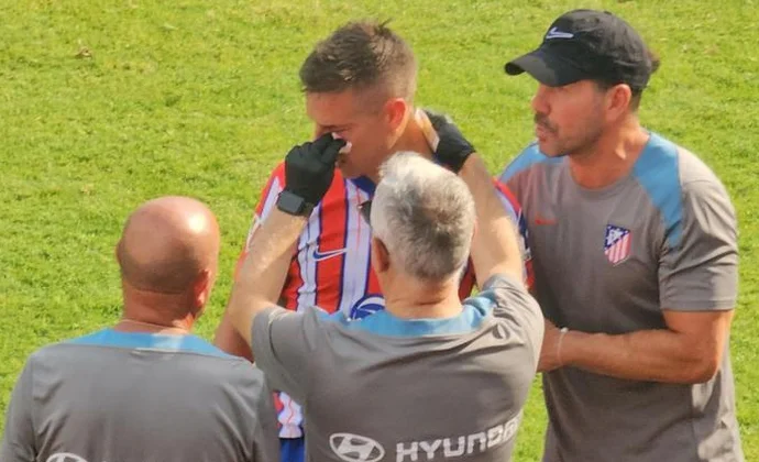 Azpilicueta, pendiente de evolución por una contusión en el pómulo