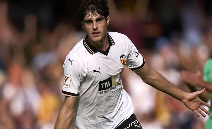 El Valencia solo ha recibido una oferta por Javi Guerra y la ha rechazado