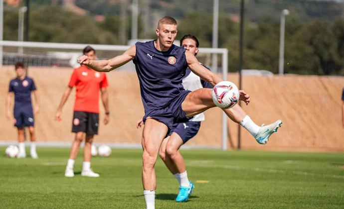 Dovbyk llega a un acuerdo con la Roma, que sigue negociando con el Girona