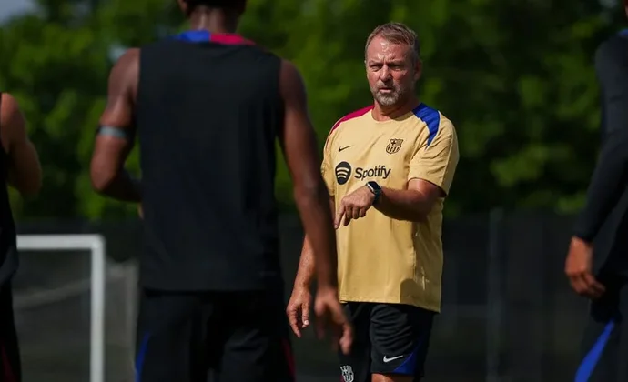 Flick quiere seguir probando a Christensen de pivote