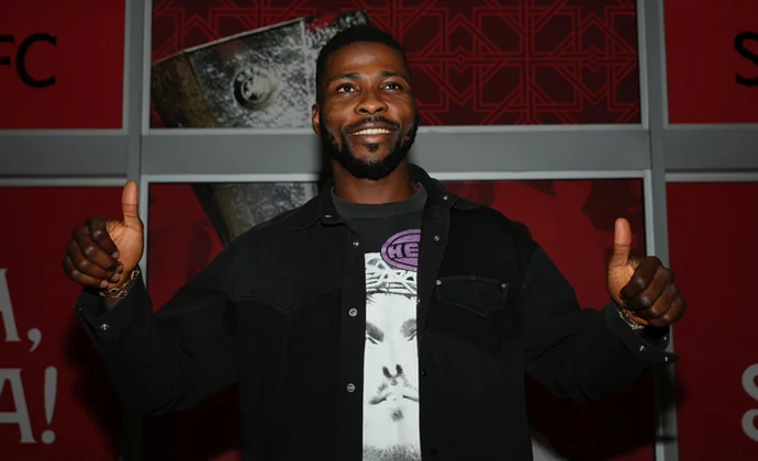 Iheanacho llega a Sevilla para pasar el reconocimiento médico