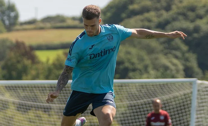 Diego García vuelve a entrenar con el grupo. Pendientes de Franquesa