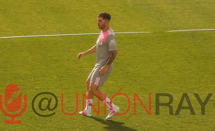 Adrián Embarba ya se ejercita a las órdenes de Íñigo Pérez