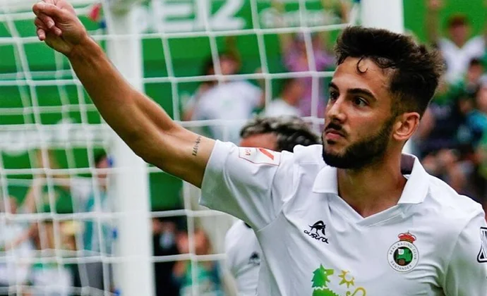 Presa no autoriza el traspaso de Andrés Martín al Racing y el futbolista vuelve a Vallecas