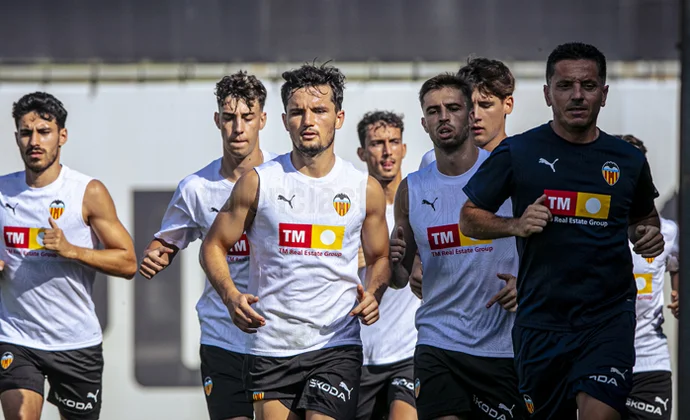 El Valencia retoma los entrenamientos con ocho bajas