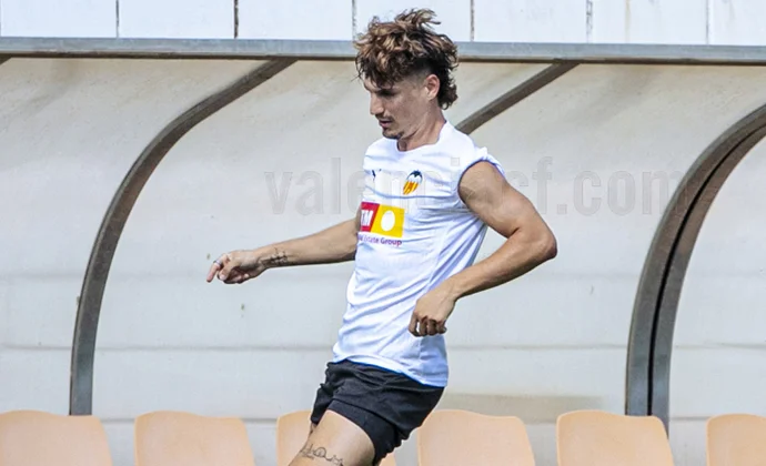 Sergi Canós termina con molestias el entrenamiento y se someterá a pruebas