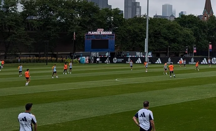 Ancelotti ensaya once para el amistoso contra el Barcelona