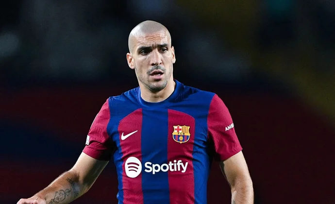 Oriol Romeu y Pau Víctor no viajan a la gira con el Barça y estudian su futuro