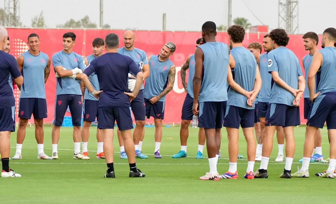 Óscar, Augustinsson y Jordan vuelven al grupo. Lokonga, Marcao e Iheanacho, al margen