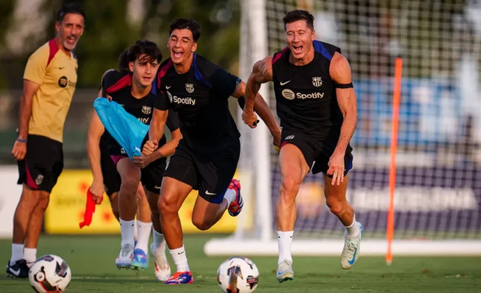 Sesión previa al Clásico sin Oriol Romeu y con Vitor Roque al margen