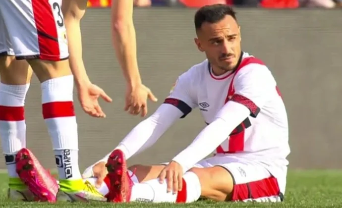 Álvaro García se retiró del amistoso por molestias