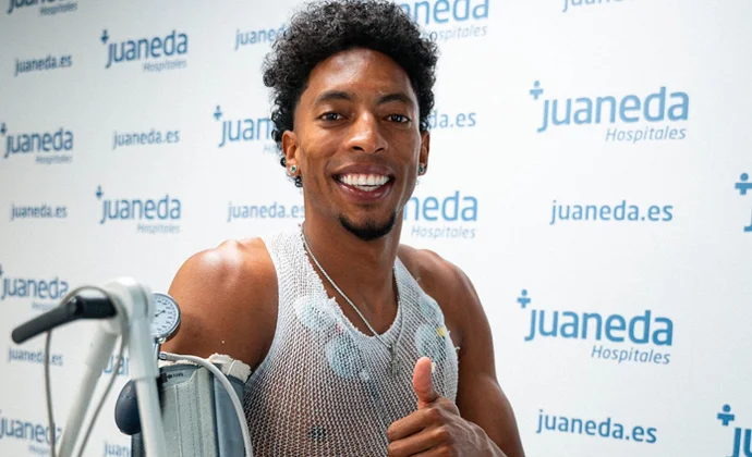 Mojica termina sus vacaciones y pasa examen médico en Mallorca