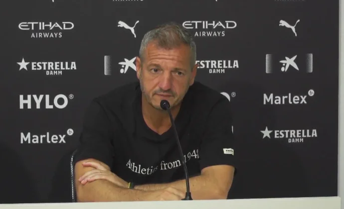 Cárcel habla de Van de Beek y Romeu y pide paciencia con Misehouy