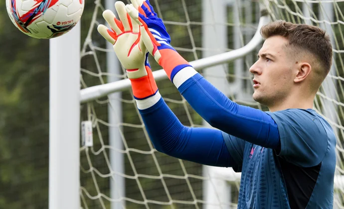 Agirrezabala ya hace portería y no está descartado para la jornada 1