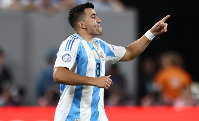 Acuña regresa lesionado de sus vacaciones