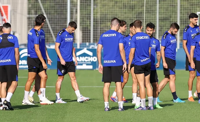 Yoldi repite con menor carga de trabajo y Vicente Moreno sube a un nuevo canterano