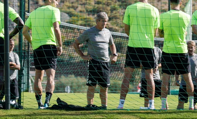 Isco hace parte de la sesión con el grupo. Ayoze, Mendy y Bakambu, bajas