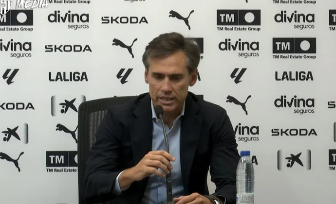 Corona habla de Dani Gómez, Javi Guerra y Castillejo, pero evita referirse a Rioja y Zaragoza