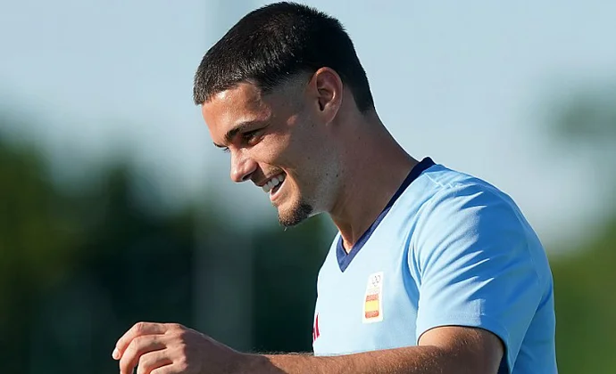 Míchel cita a Miguel y Abel Ruiz para que se presenten al trabajo el domingo