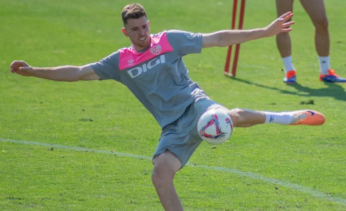 Álvaro García y Raúl de Tomás se pierden el último amistoso por molestias