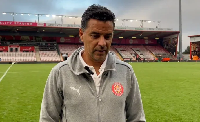 Míchel no esconde su preocupación y reconoce que no tiene claro ni el once ni la forma de jugar