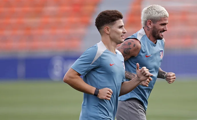 Julián Álvarez, junto con De Paul y los olímpicos, se ejercitaron hoy en Majadahonda