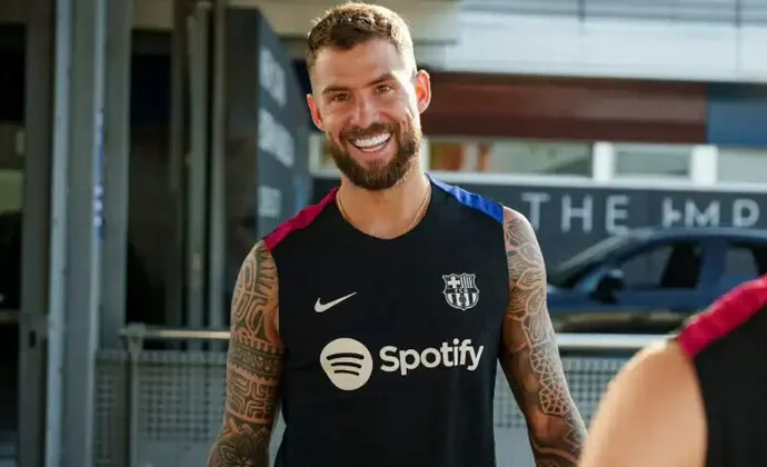 Flick solicita la inscripción de Íñigo Martínez para alinearlo en Mestalla