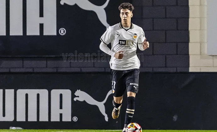 Iker Córdoba convence y Cenk Özkacar es declarado transferible