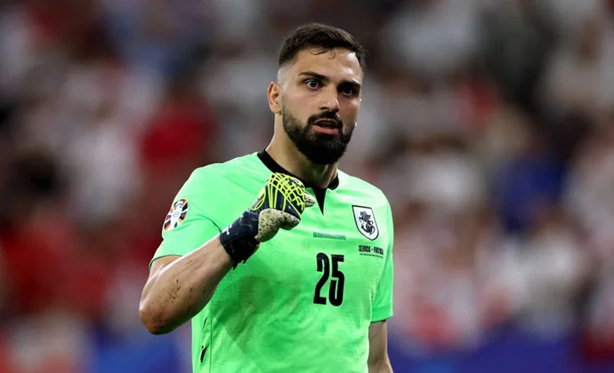 El Valencia todavía no ha recibido ninguna oferta del Liverpool por Mamardashvili, aunque sabe del interés